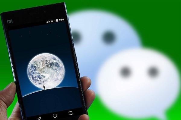 把一个微信号或者微博号运营推广到粉丝过万，有什么方法或者捷径？